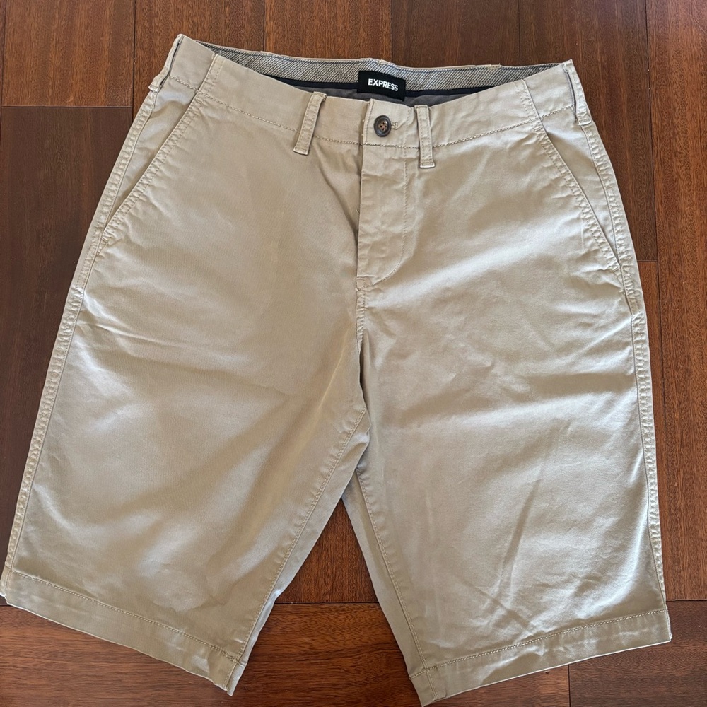 Express Men's Khaki Classic Below the Knee Flat Front Shorts-size 32, 12” inseam